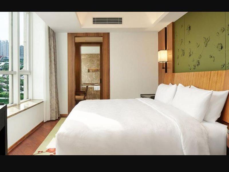 Hualuxe Ningbo Harbor City Hotel Ngoại thất bức ảnh